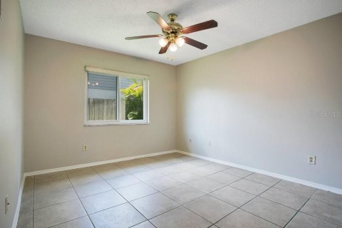 Casa en venta en Lake Mary, Florida, 4 dormitorios, 195.09 m2 № 1913782 - foto 28