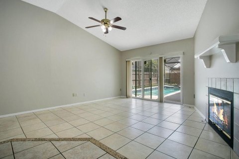 House in Lake Mary, Florida 4 bedrooms, 195.09 sq.m. № 1913782 - photo 13