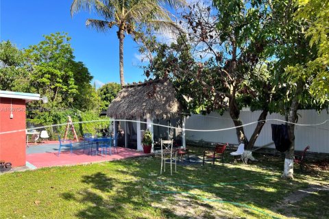 House in Homestead, Florida 5 bedrooms, 219.99 sq.m. № 2066638 - photo 7