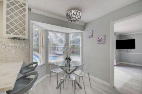 Casa en venta en Wellington, Florida, 5 dormitorios, 180.79 m2 № 2088766 - foto 9
