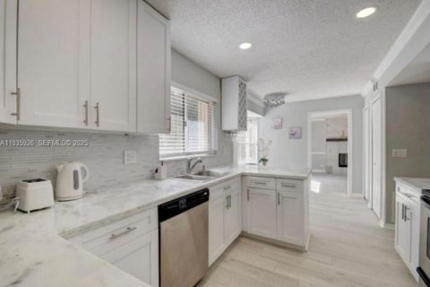 Casa en venta en Wellington, Florida, 5 dormitorios, 180.79 m2 № 2088766 - foto 10