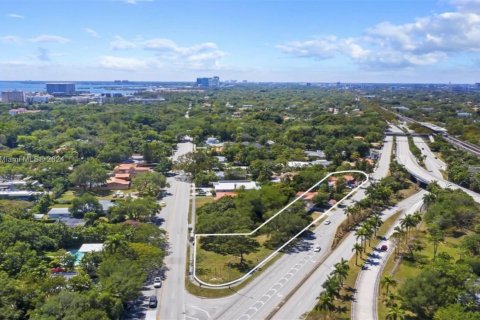 Commercial property in Miami, Florida № 1989807 - photo 4