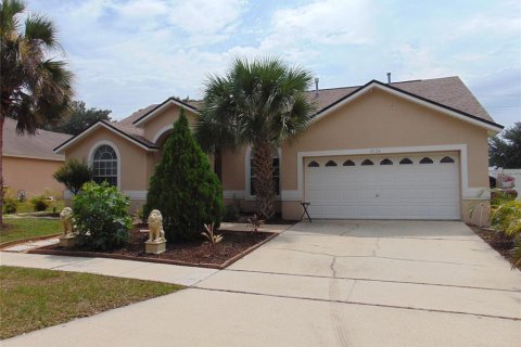 House in Clermont, Florida 6 bedrooms, 216.56 sq.m. № 2227722