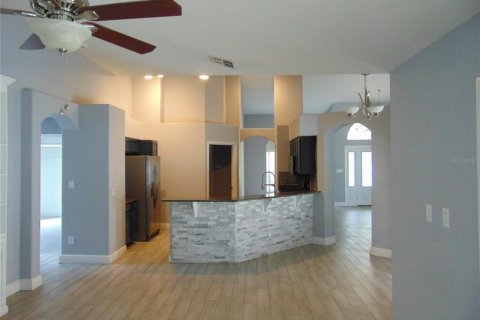 House in Clermont, Florida 6 bedrooms, 216.56 sq.m. № 2227722 - photo 23