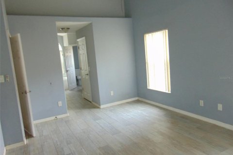 House in Clermont, Florida 6 bedrooms, 216.56 sq.m. № 2227722 - photo 8