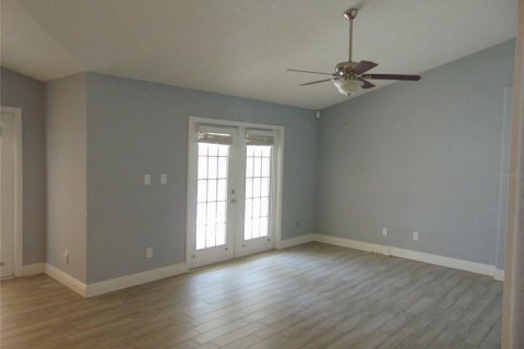 House in Clermont, Florida 6 bedrooms, 216.56 sq.m. № 2227722 - photo 21