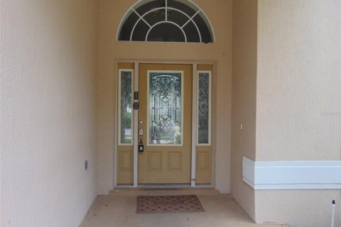House in Clermont, Florida 6 bedrooms, 216.56 sq.m. № 2227722 - photo 3