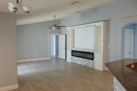 House in Clermont, Florida 6 bedrooms, 216.56 sq.m. № 2227722 - photo 20