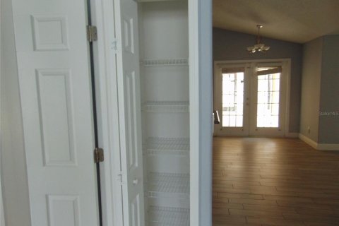 House in Clermont, Florida 6 bedrooms, 216.56 sq.m. № 2227722 - photo 30