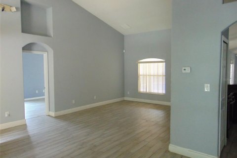 House in Clermont, Florida 6 bedrooms, 216.56 sq.m. № 2227722 - photo 5