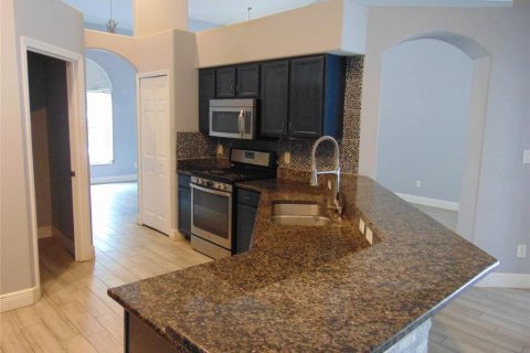 House in Clermont, Florida 6 bedrooms, 216.56 sq.m. № 2227722 - photo 19