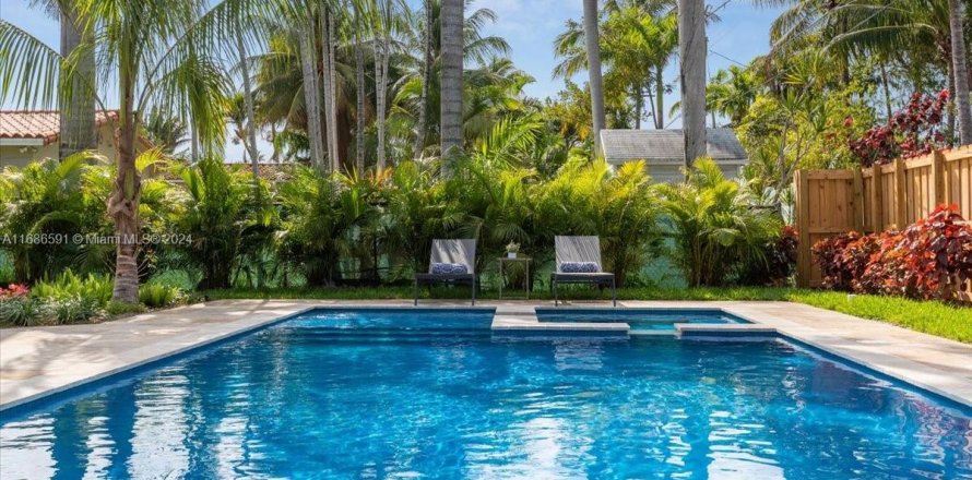 Casa en Hollywood, Florida 4 dormitorios, 217.95 m2 № 1811249