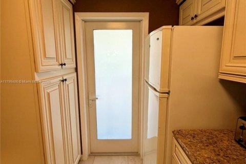 Condominio en venta en Deerfield Beach, Florida, 2 dormitorios, 90.12 m2 № 1862120 - foto 7