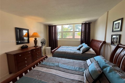 Condominio en venta en Deerfield Beach, Florida, 2 dormitorios, 90.12 m2 № 1862120 - foto 26