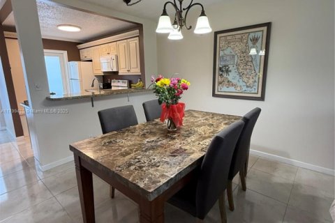 Condominio en venta en Deerfield Beach, Florida, 2 dormitorios, 90.12 m2 № 1862120 - foto 18