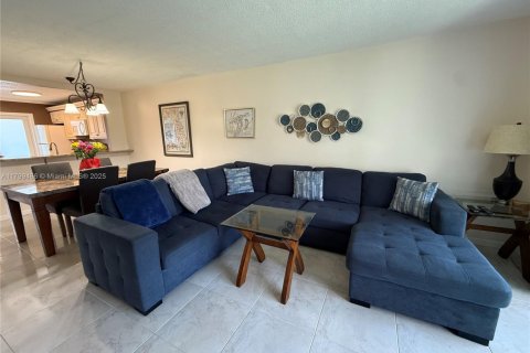 Condominio en venta en Deerfield Beach, Florida, 2 dormitorios, 90.12 m2 № 1862120 - foto 14