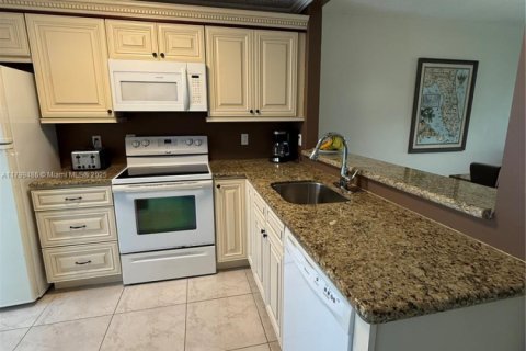 Condominio en venta en Deerfield Beach, Florida, 2 dormitorios, 90.12 m2 № 1862120 - foto 4