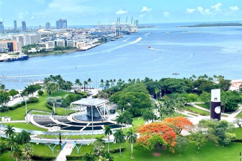 Снять в аренду кондоминиум в Майами, Флорида 2 спальни, 98.29м2, № 2019642 - фото 2