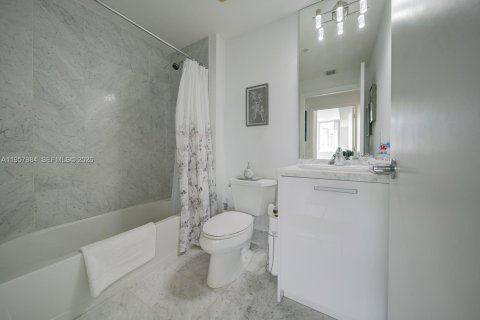 Снять в аренду кондоминиум в Майами, Флорида 2 спальни, 98.29м2, № 2019642 - фото 20