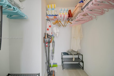 Снять в аренду кондоминиум в Майами, Флорида 2 спальни, 98.29м2, № 2019642 - фото 23