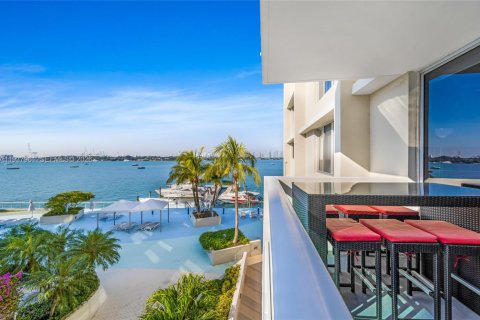 Copropriété à louer à Miami Beach, Floride: 51.28 m2 № 1996570 - photo 2