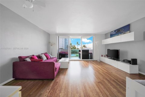 Copropriété à louer à Miami Beach, Floride: 51.28 m2 № 1996570 - photo 10