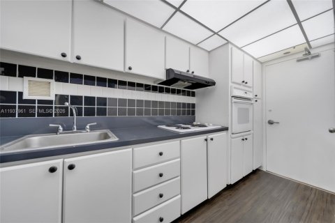 Copropriété à louer à Miami Beach, Floride: 51.28 m2 № 1996570 - photo 15