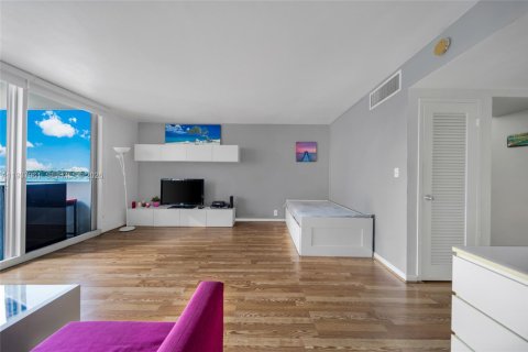 Copropriété à louer à Miami Beach, Floride: 51.28 m2 № 1996570 - photo 13