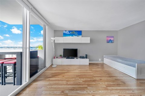Copropriété à louer à Miami Beach, Floride: 51.28 m2 № 1996570 - photo 4