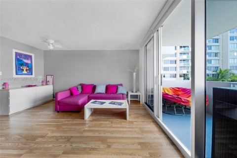 Copropriété à louer à Miami Beach, Floride: 51.28 m2 № 1996570 - photo 6