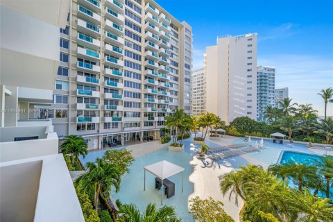 Copropriété à louer à Miami Beach, Floride: 51.28 m2 № 1996570 - photo 22
