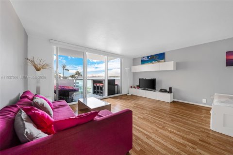 Copropriété à louer à Miami Beach, Floride: 51.28 m2 № 1996570 - photo 11