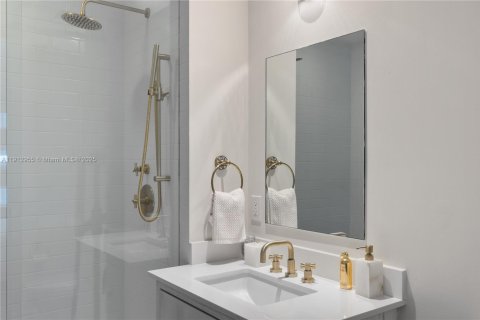 Copropriété à vendre à Miami, Floride: 2 chambres, 167.41 m2 № 2015809 - photo 23