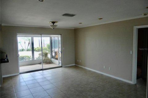 Casa en alquiler en Tierra Verde, Florida, 3 dormitorios, 155.98 m2 № 2093965 - foto 13