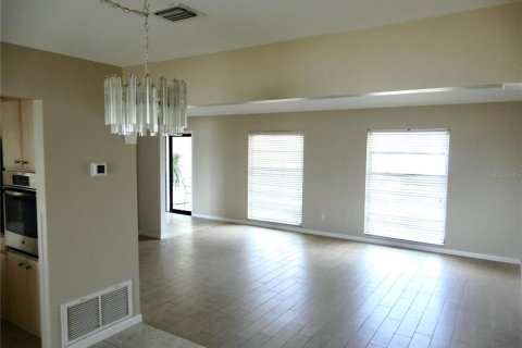 Casa en alquiler en Tierra Verde, Florida, 3 dormitorios, 155.98 m2 № 2093965 - foto 11