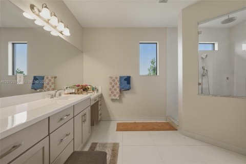 Casa en alquiler en Coral Springs, Florida, 4 dormitorios, 286.79 m2 № 2171129 - foto 17