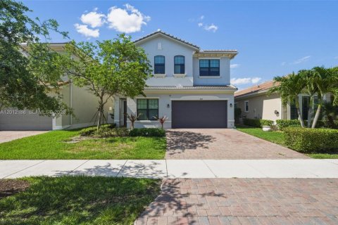 Casa en Coral Springs, Florida 4 dormitorios, 286.79 m2 № 2171129