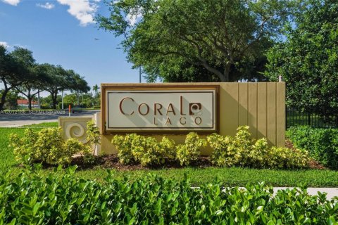 Casa en alquiler en Coral Springs, Florida, 4 dormitorios, 286.79 m2 № 2171129 - foto 29