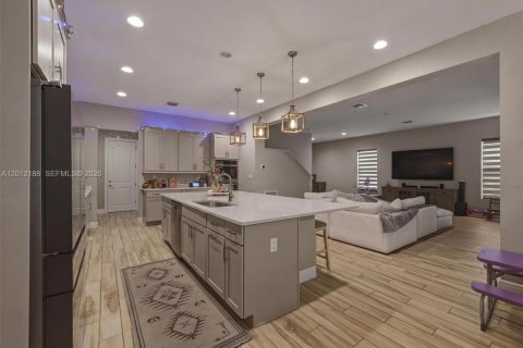 Casa en alquiler en Coral Springs, Florida, 4 dormitorios, 286.79 m2 № 2171129 - foto 6