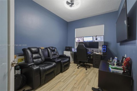 Casa en alquiler en Coral Springs, Florida, 4 dormitorios, 286.79 m2 № 2171129 - foto 11