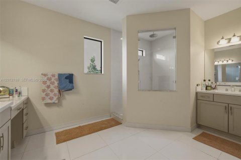 Casa en alquiler en Coral Springs, Florida, 4 dormitorios, 286.79 m2 № 2171129 - foto 18