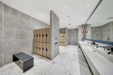 Copropriété à louer à Miami, Floride: 2 chambres, 101.45 m2 № 2384982 - photo 18