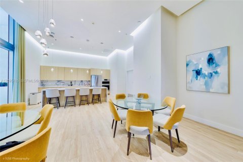 Copropriété à louer à Miami, Floride: 2 chambres, 101.45 m2 № 2384982 - photo 15