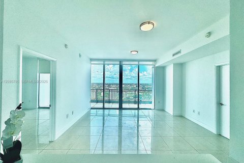 Copropriété à louer à Miami, Floride: 2 chambres, 101.45 m2 № 2384982 - photo 4
