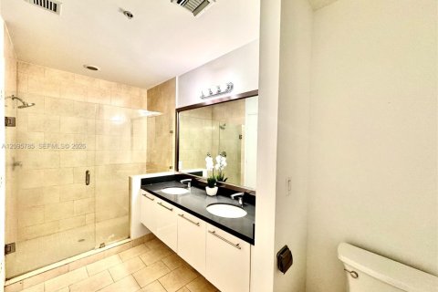 Copropriété à louer à Miami, Floride: 2 chambres, 101.45 m2 № 2384982 - photo 7
