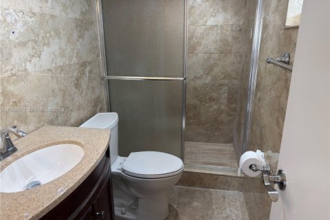 House in Deerfield Beach, Florida 2 bedrooms, 164.72 sq.m. № 2009339 - photo 26