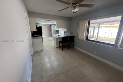 House in Deerfield Beach, Florida 2 bedrooms, 164.72 sq.m. № 2009339 - photo 16