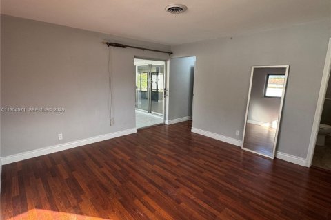 House in Deerfield Beach, Florida 2 bedrooms, 164.72 sq.m. № 2009339 - photo 21