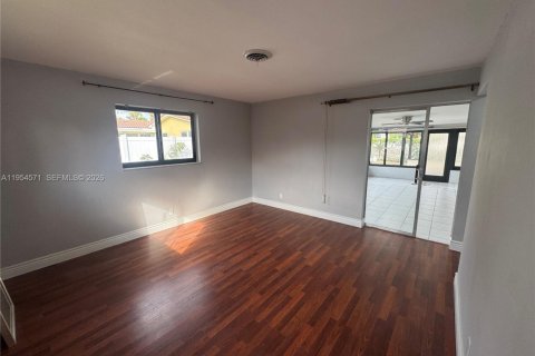 House in Deerfield Beach, Florida 2 bedrooms, 164.72 sq.m. № 2009339 - photo 23