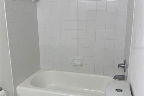 Condo in Orlando, Florida, 3 bedrooms  № 1894676 - photo 15